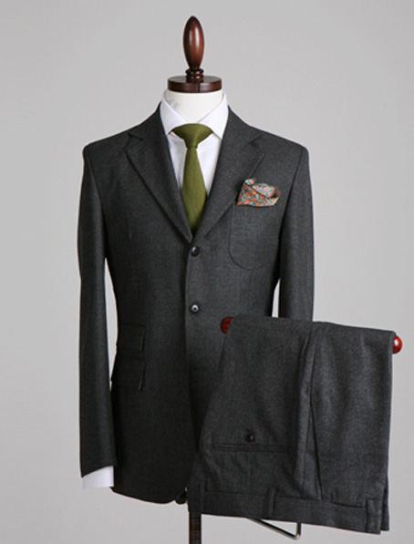 重庆韩版修身西服量身订做哪个公司好?